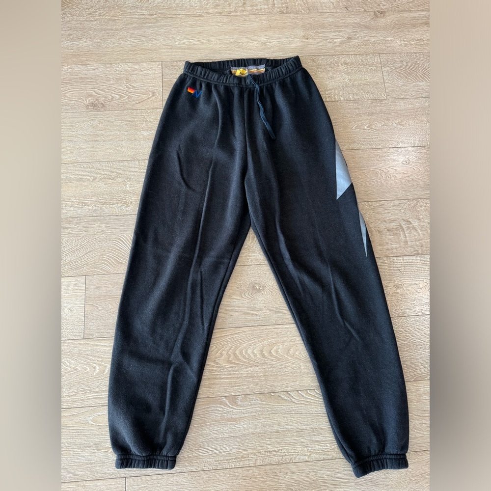Aviator Nation Medium Joggers. 💗⚡️